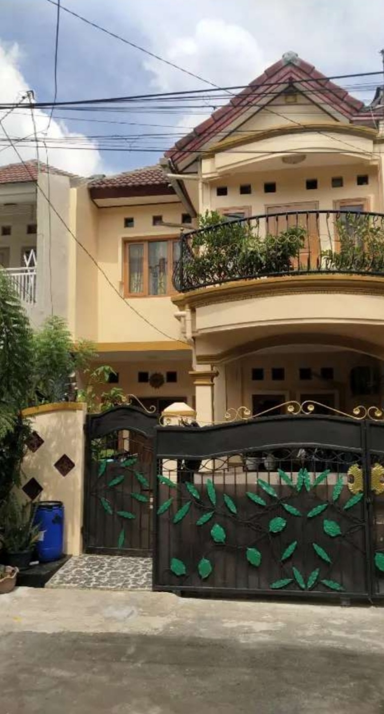 Dijual Rumah 2,5 Lantai di Bekasi Dekat Plaza Taman Harapan Baru Bekasi